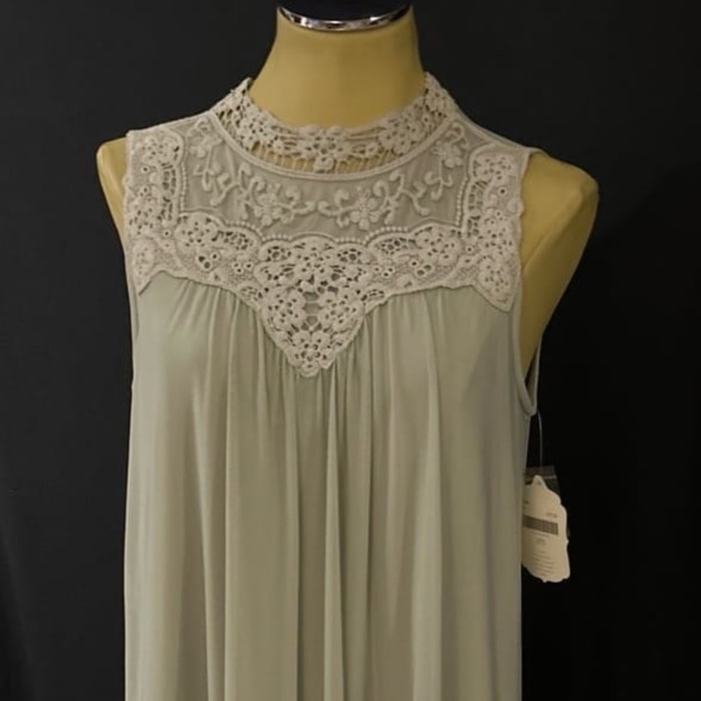 ===SOLD=== NWT Altar’d State Feminine Dress